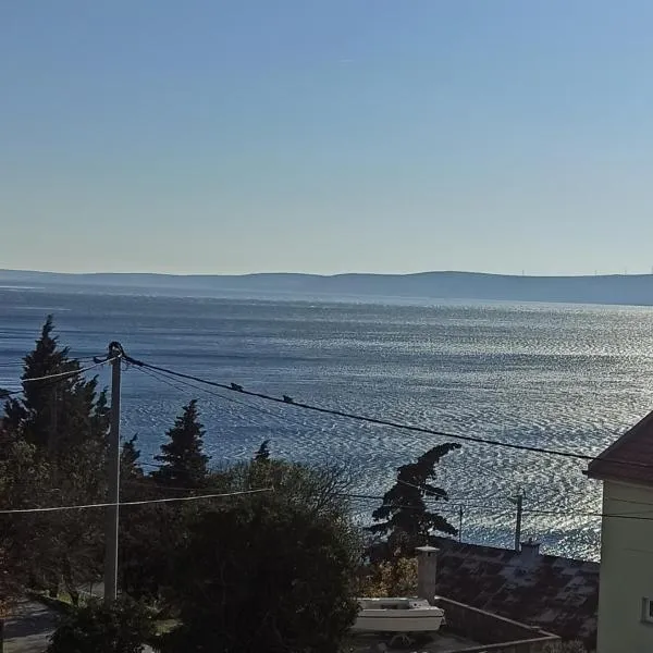 Apartments Happy Day, Hotel in Karlobag