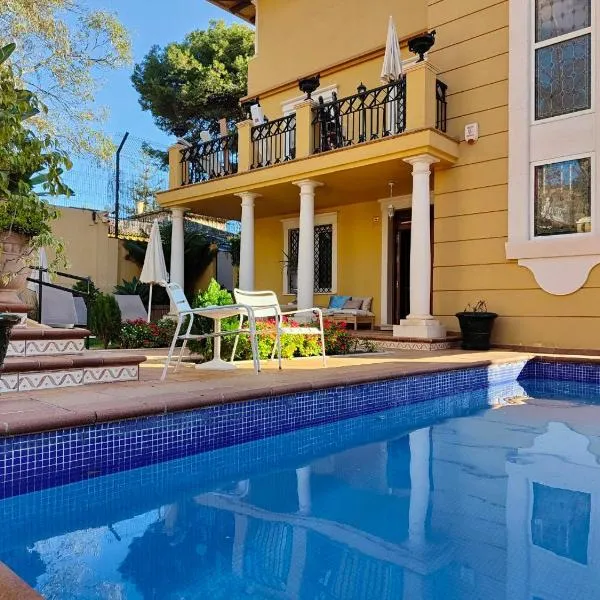 BYPILLOW Villa Lorena Adults Recommended, hotel v Malaze
