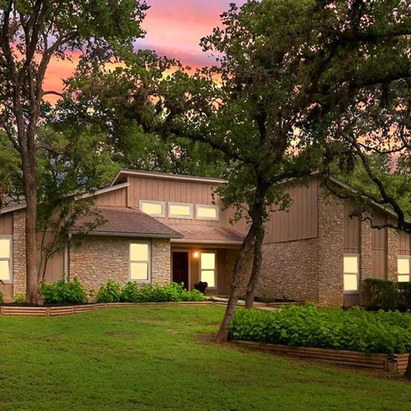 King Bed in Relaxing Oasis, with FREE Snack/Wi-Fi/Parking, hotel v destinaci San Marcos