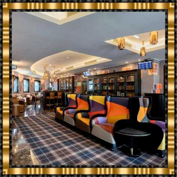 Hotel Jaguar Oporto - Airport to Hotel and City Center and Vice-Versa is a Free and Continuous Shuttle Service from 7AM to 8PM, hotel no Porto