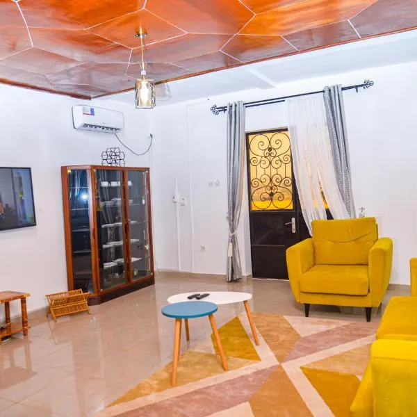 Appartement meublé 2 chambres avec salle de bain - 1 salon - 1e cuisine - La Concorde - Quartier Nkomkana, hotel v destinaci Yaoundé