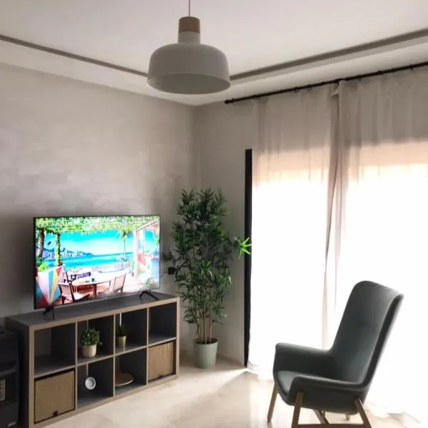 Superbe appartement uniquement pour les familles, hotel in Marrakech