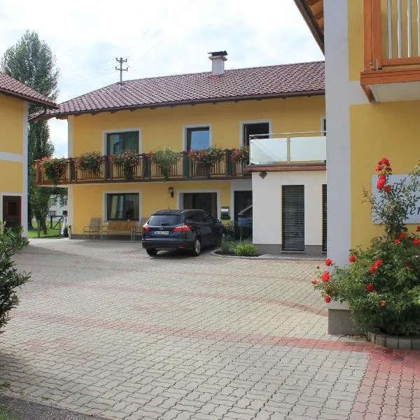 Frühstückspension Kibler, hotel en Sankt Georgen im Attergau