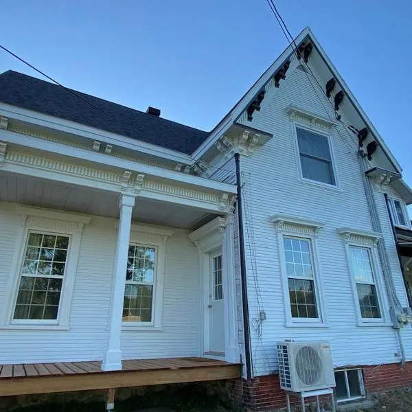 Magnifique centenaire rénovée, air climatisé, arcade, 3 chambres fermées, ξενοδοχείο σε Austin