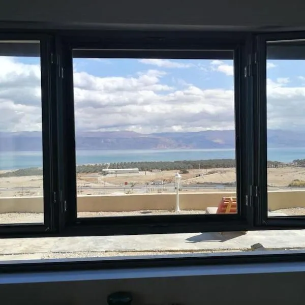 Charming unit in Dead Sea, ξενοδοχείο σε Ovnat