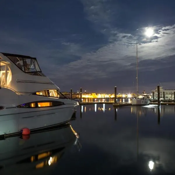Sea Pearl Boston Yacht, Hotel in Boston
