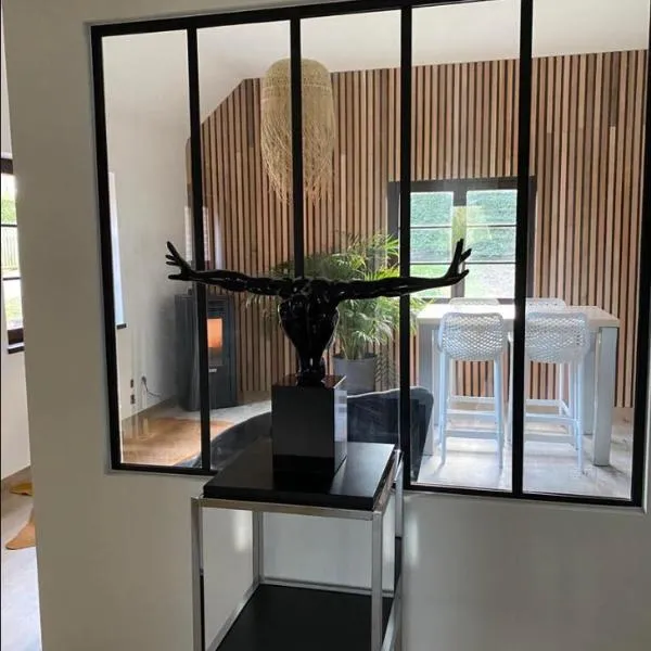 Le logis des Chênes, superbe bungalow dans quartier résidentiel proche de Namur, Hotel in Wépion