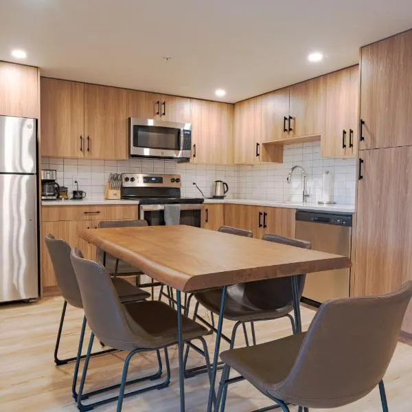 Basecamp Suites Banff, hotel v destinaci Banff