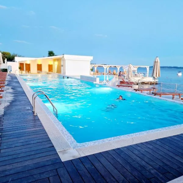 Residence-Apartment-Giuliano-Punta Skala,, khách sạn ở Petrcane