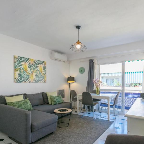 Piso de 2 Dormitorios Playa Bajadilla Marbella Centro