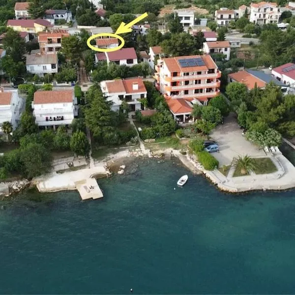 Apartmani Lana, 40 metara do mora, Seline (4+1), hotel in Seline