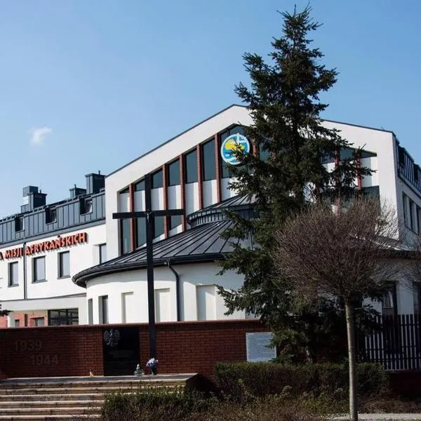 Centrum Misji Afrykańskich - centrum hotelowo-konferencyjne, מלון בBorzęcin Duży