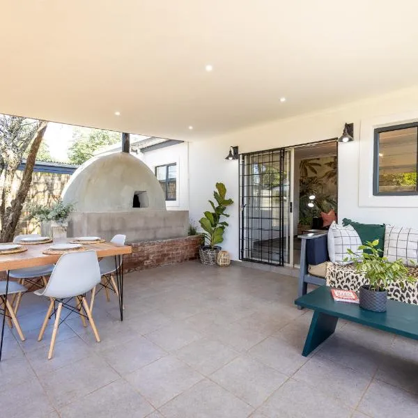 No 1 Dicks Street Apartment, ξενοδοχείο σε Howick