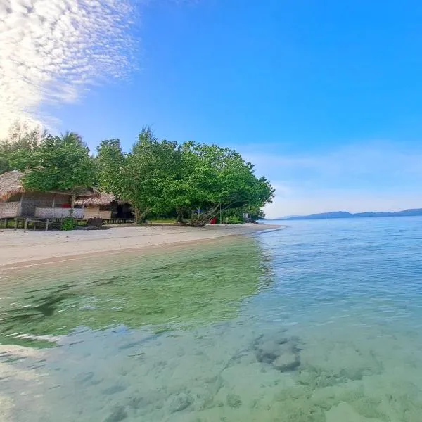 Raja Ampat Jousuba Homestay, hotel din Minyaifuin
