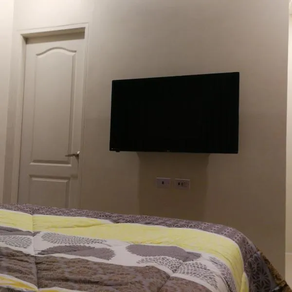 Adria Residences - Ruby Garden - 2 Bedroom for 4 person, hotel in Manila