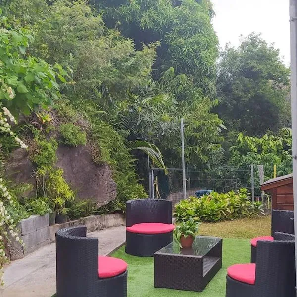 KAZA-Nounours Location saisonnière, hôtel à Le Bois de Nèfles