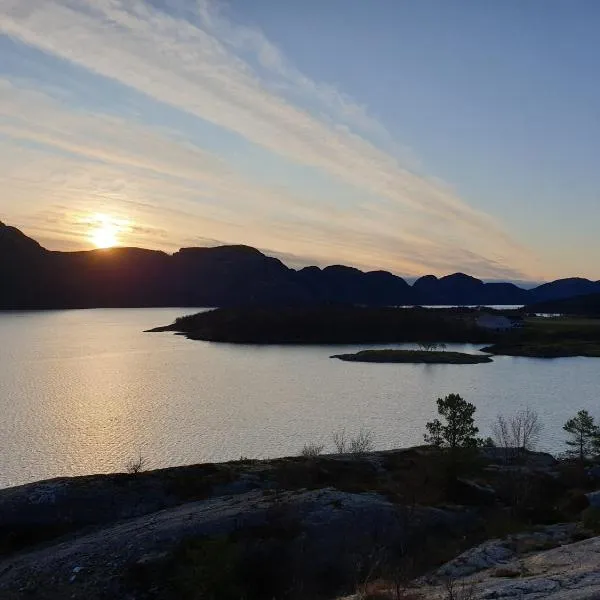 Kleines Haus am Fjord、Sør-Eidemのホテル