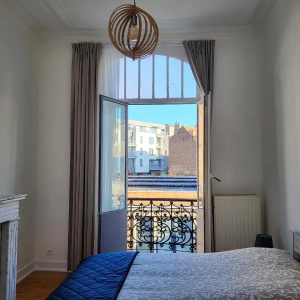 Brussels Bed & Blockchain Private rooms with shared bathroom, hotel in Brussels