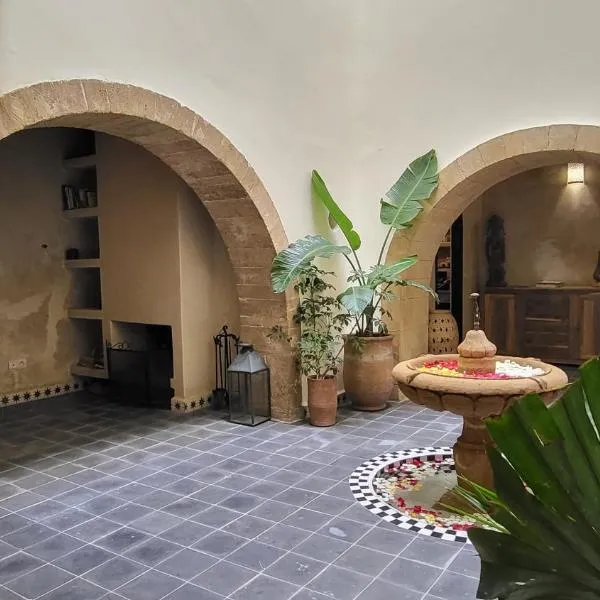 Riad Dar Nor, hotel in Essaouira