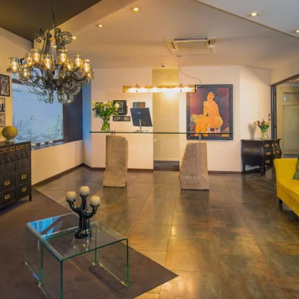 Best Western Plus Hotel Kregenn, hotel in Quimper