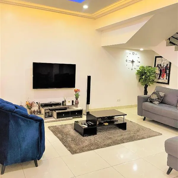 Entire Serviced Two bedroom duplex Abuja - 24hr WIFI, POWER, OFFICE, FULL KITCHEN, hotel v destinaci Abudža