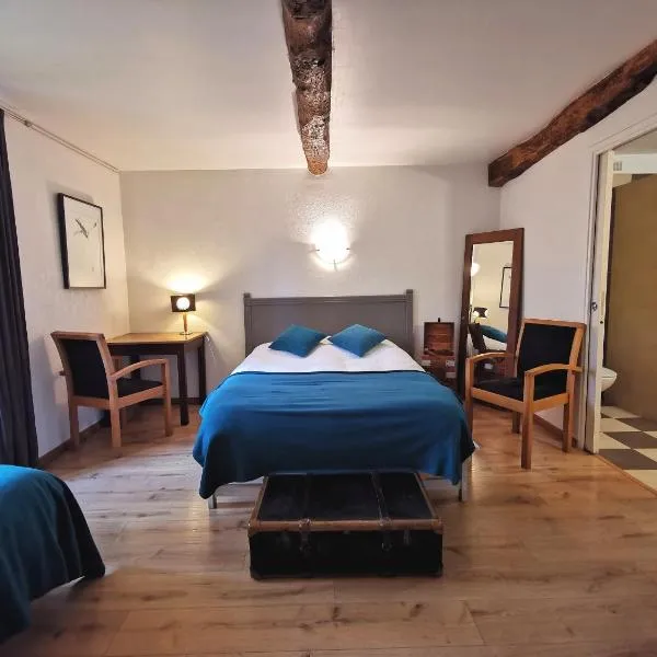 Saint-Pierre-de-Rivière에 위치한 호텔 Logis Hotel Restaurant LA BARGUILLERE