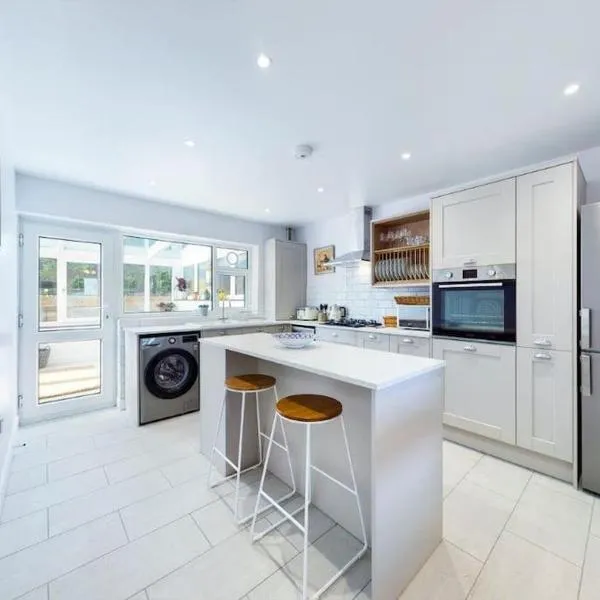 Broadstairs Beach Bungalow. Dogs welcome!, hotel in Broadstairs