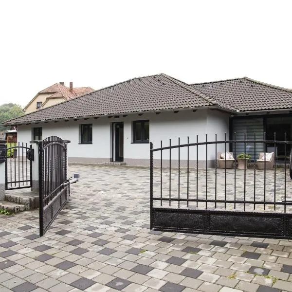 Apartmány a Wellness VMAL, hotel in Skuteč