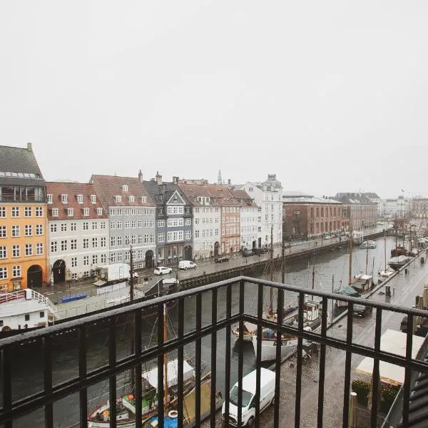 Modern 3BR Duplex Apartment in Nyhavn w Private Balcony, hotel v Kodani