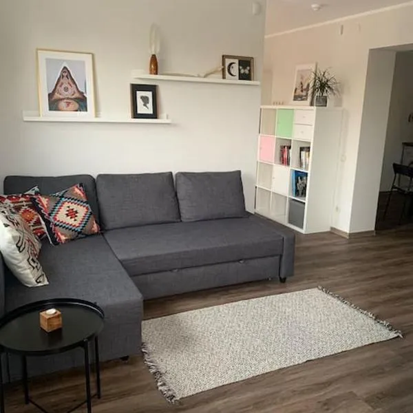 Cozy apartment in Karmelava, hotel en Karmėlava