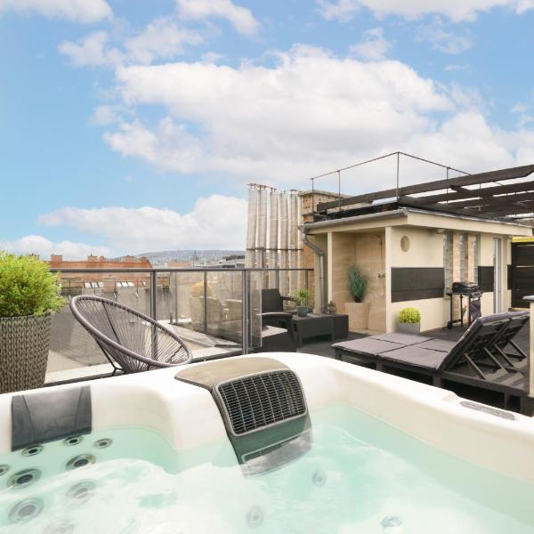 Triplex, Rooftop with Parlament view & Jacuzzi