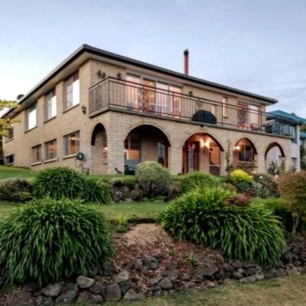 Spacious Apartment with the view of Mt. Wellington, hotel v destinaci Lenah Valley