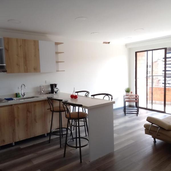 Hermoso apartamento Medellín, Медельин