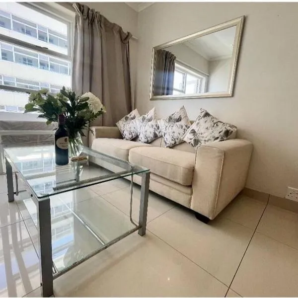 2 Bedroomed Beachfront Apartment, hotel in Cape Town