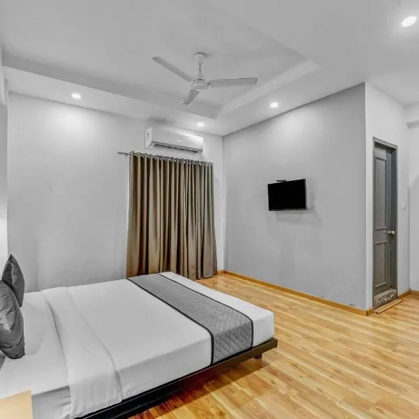 UPAR Hotels Nungambakkam Nearby US Consulate Apollo hospital Sankara Nethralaya，位于钦奈的酒店