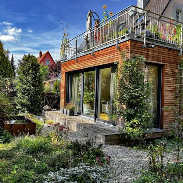 LUXOMES: Design Apartment - Near Airport, khách sạn ở Nürnberg