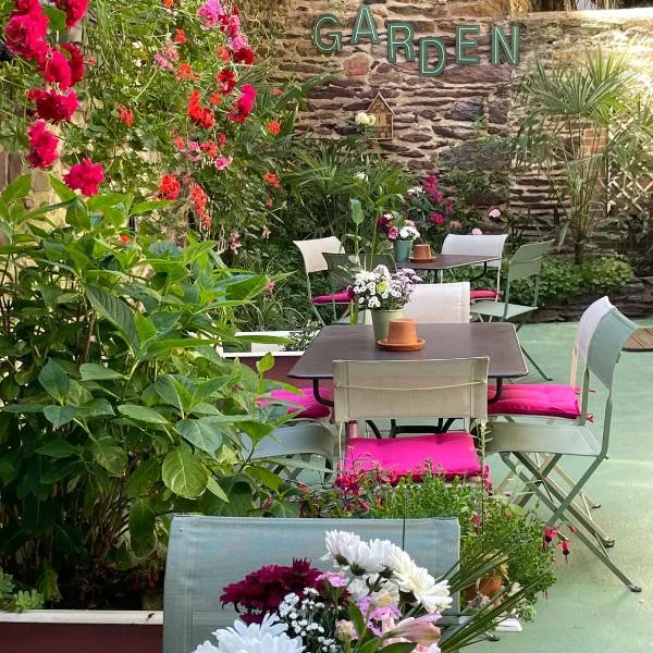 Garden Hotel Rennes Centre Gare, hotel in Rennes