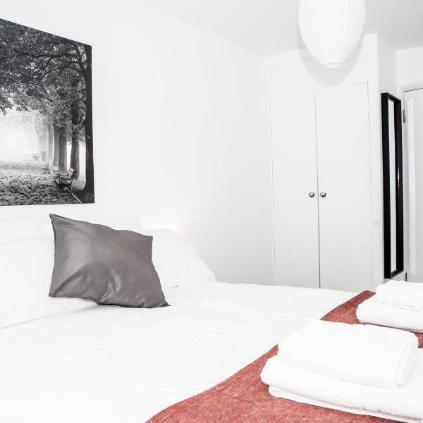 2Bed/Apt - ZONE 1 - 4 Tube Stations + Hyde Park, Лондон