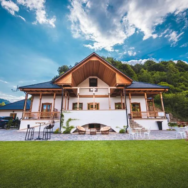 Conacul Sanct Gurgh: Cormaia şehrinde bir otel
