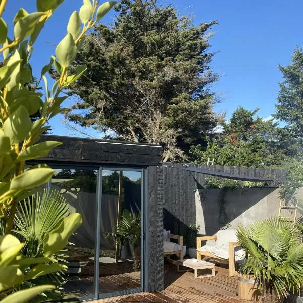 5 Etoiles hébergement insolite de luxe, hotel in Pléneuf-Val-André