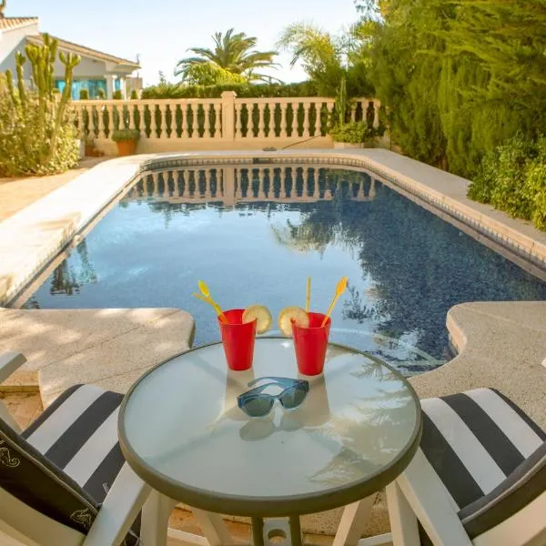 La AMISTAD Apartamento en Chalet con piscina compartida, hotel in Calpe