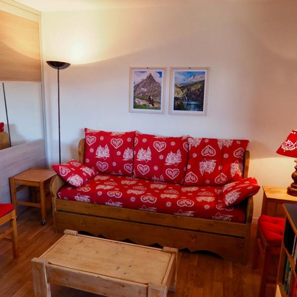 Appartement 8 pers. au centre, pistes à 100m, commerces à 30m, balcon, WiFi et parking. - FR-1-468-8