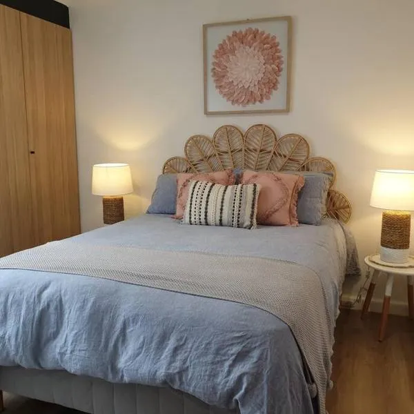Stylish St. Kilda Apartment, hotel in Melbourne