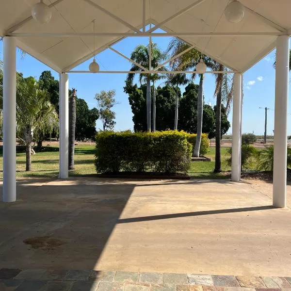 Albert Park Motor Inn - Undercover Parking - King Beds โรงแรมในลองรีช