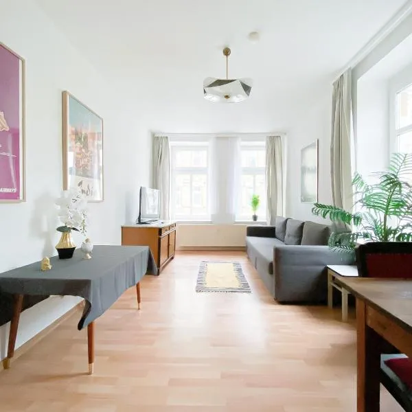 Stilvolle 2 Zimmer Wohnung mit Küche, TV, Waschmaschine, hotel v Lipsku