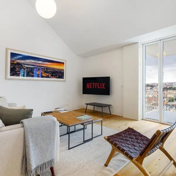 WHome City View Penthouse Luxurious Living in Lisbon with AC & Elevator, hotell i Lisboa
