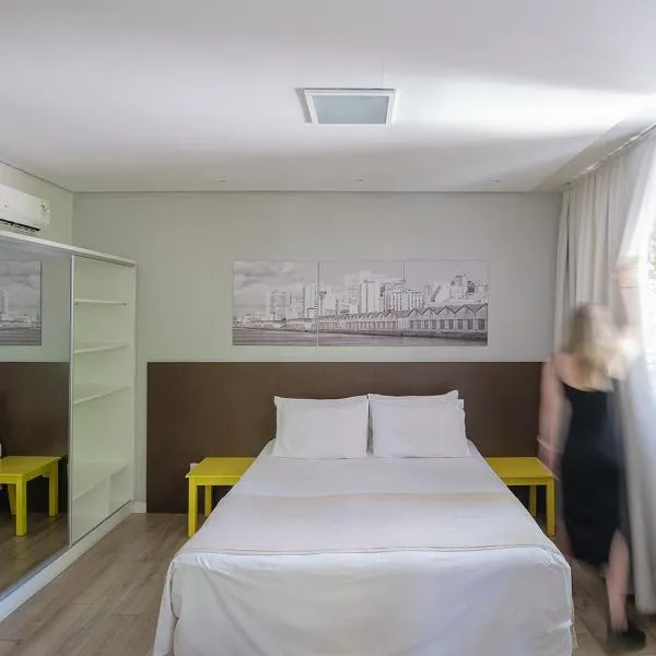 Açores Flat Design- Ao lado da Casa De Cultura Mário Quintana, Hotel in Porto Alegre