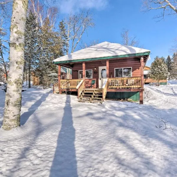 Picturesque Maine Getaway with Lake Access!, hotel v destinácii Rangeley