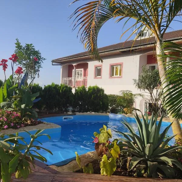 Residence Jardin Tropical, hotell i Yaoundé