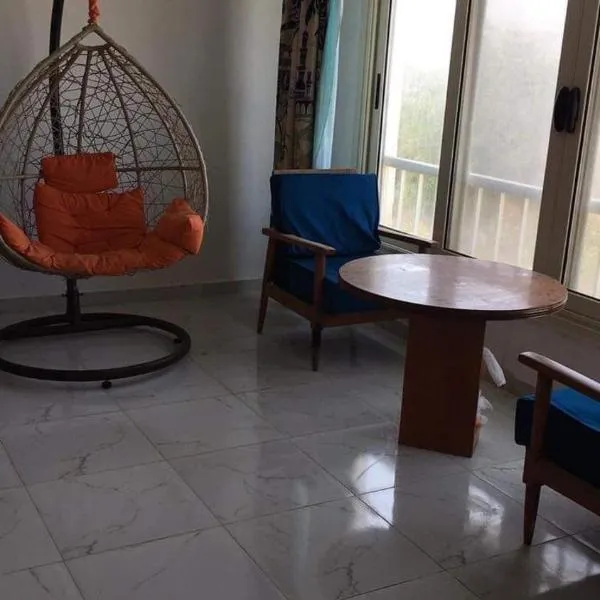 شاليه زمردة, hotel v destinaci Dawwār Shindī Fannūsh